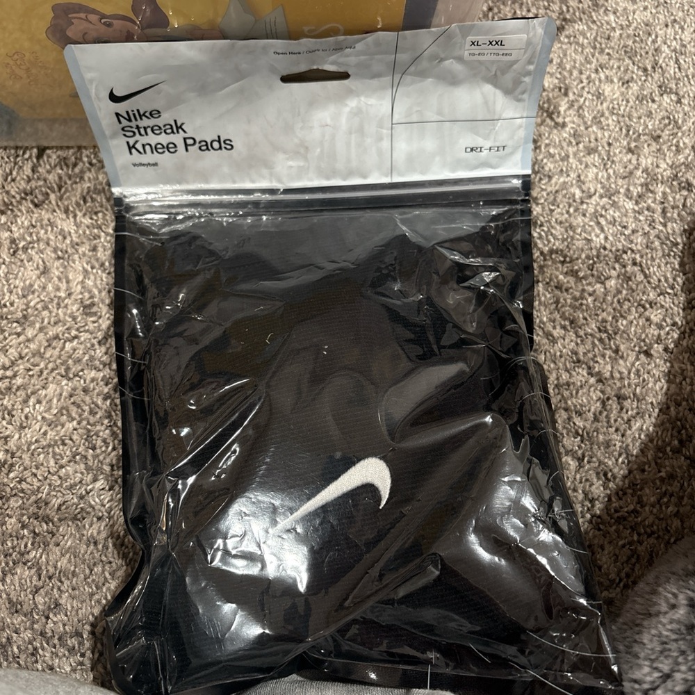 Nike Black Streak Knee Pads